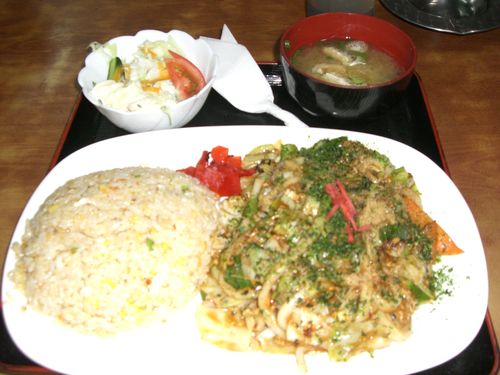 焼きうどん半チャンセット